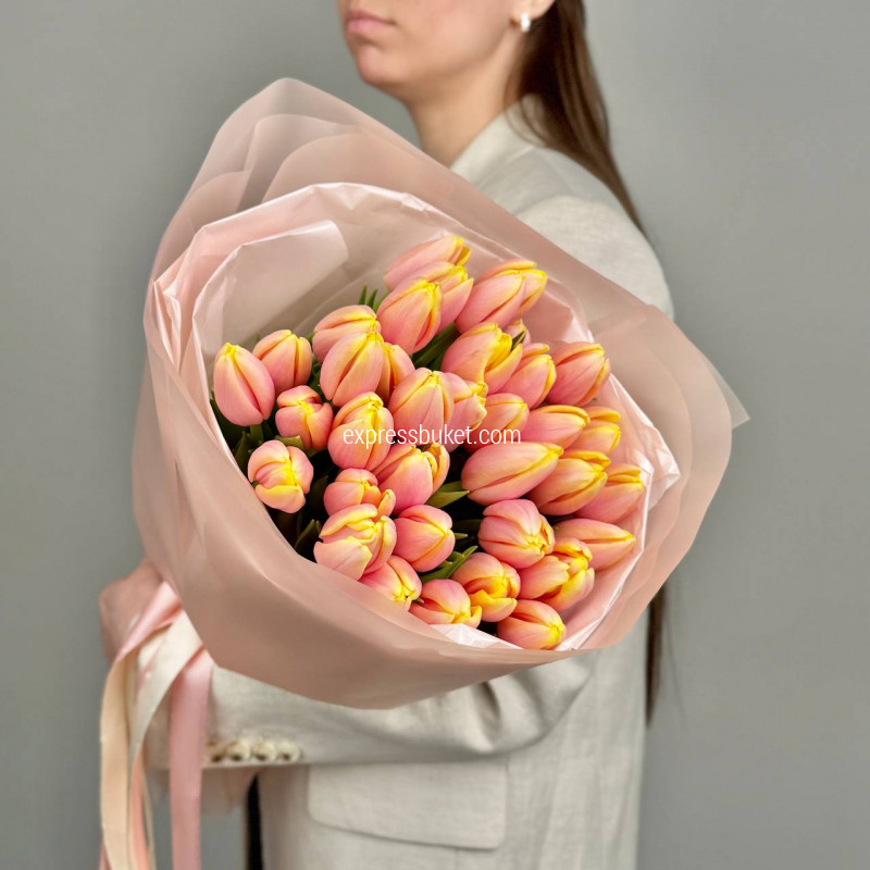 Персиковые тюльпаны, 35 шт 